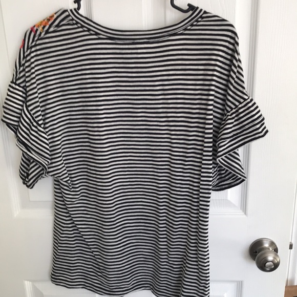 Urban Outfitters drapey floral embroidered top - Picture 3 of 5